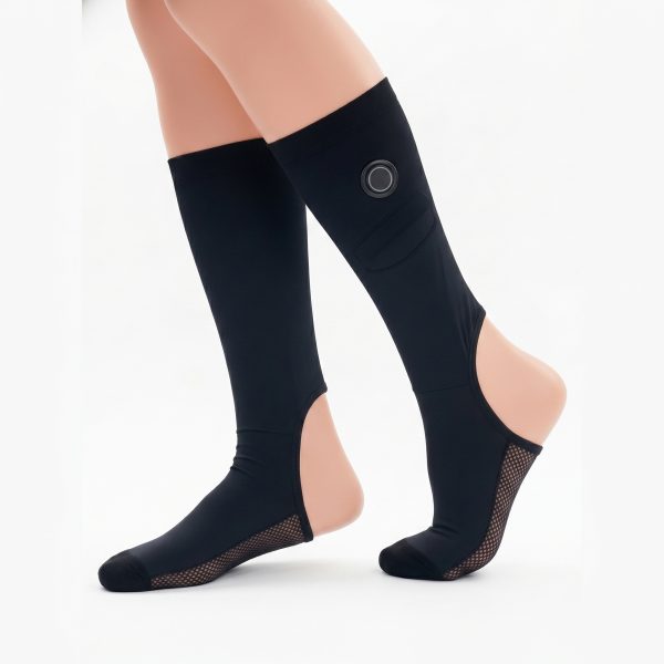 Comfortable indoor lifestyle view of J ONE JHS06 thin heated socks for daily thermal protection.