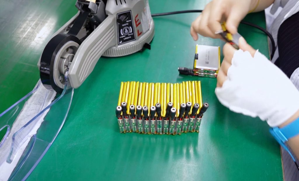 Lithium-ion battery cell assembly process for wearable heating system power units